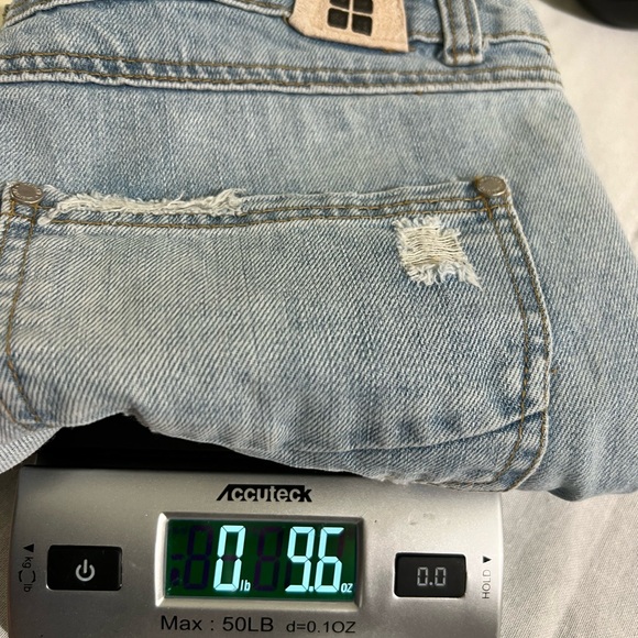 Bleach USA Distressed Denim Shorts | Size 4 | Raw Hem‎ Rebel Thrashed Grunge - Picture 15 of 15